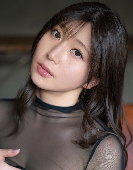 东实果(Azuma Mika)个人资料照片
